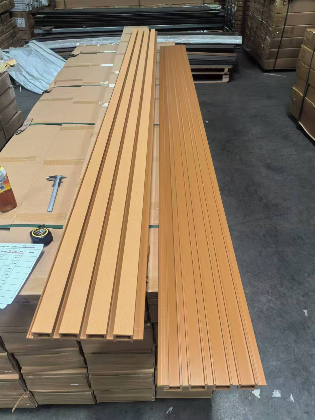 WPC Semi Co-extrusion Composite Wall Cladding CSP22026BH